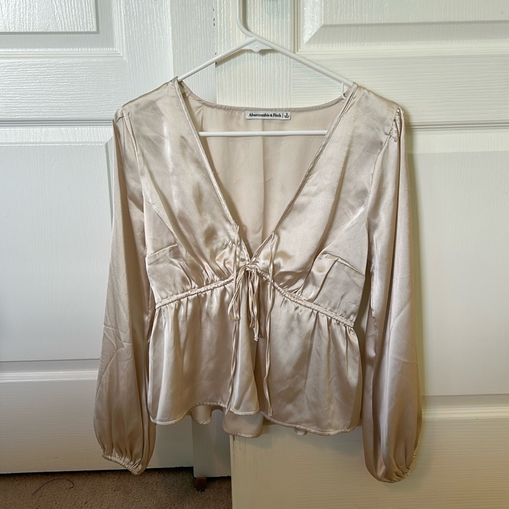 Size small satin Abercrombie blouse, ivory/off white color
